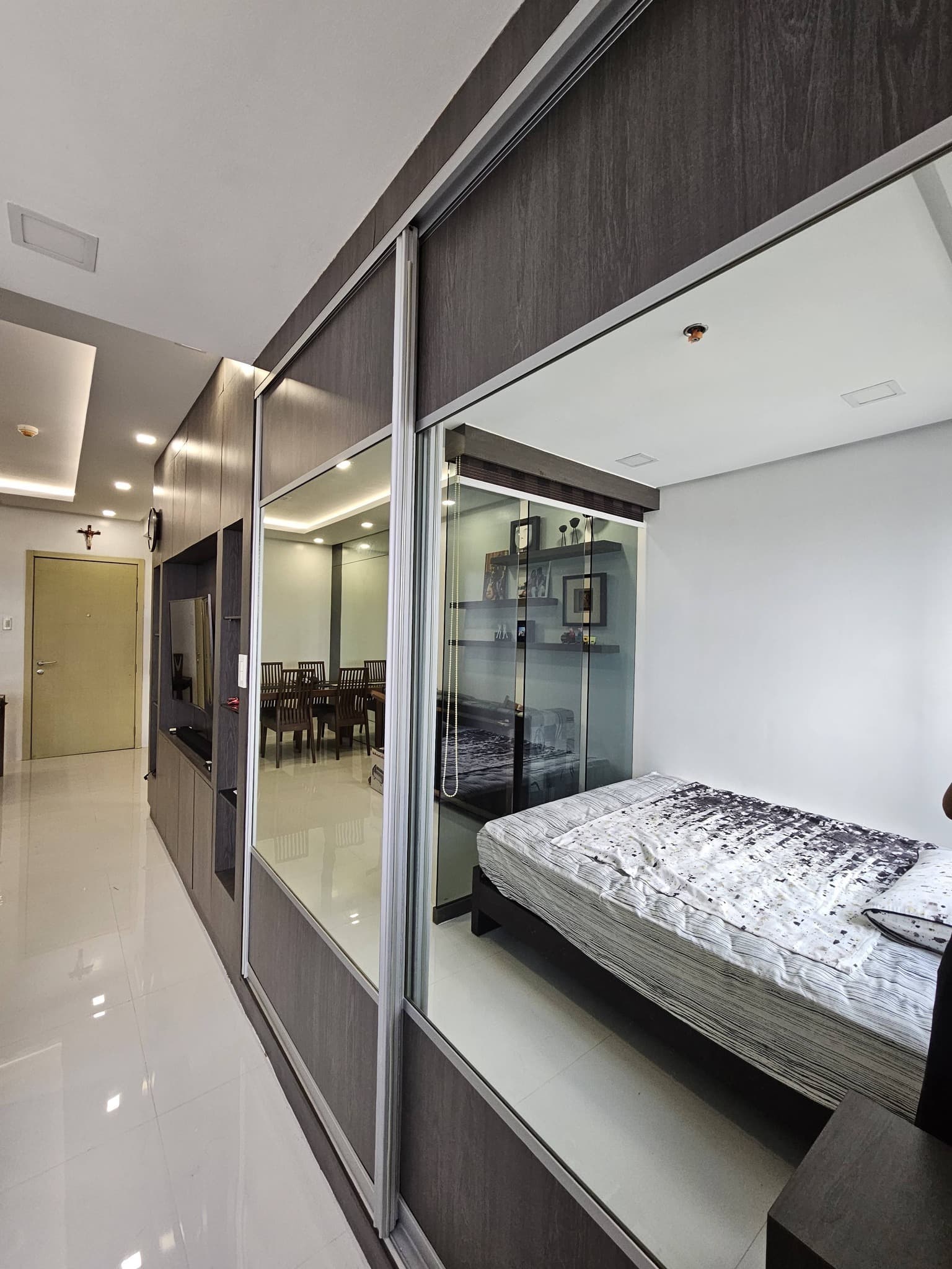 🏢 Elegantly Renovated 1BR Condo for Sale with 1 Parking Slot — Blue Residences Katipunan - Image 4 of 5
