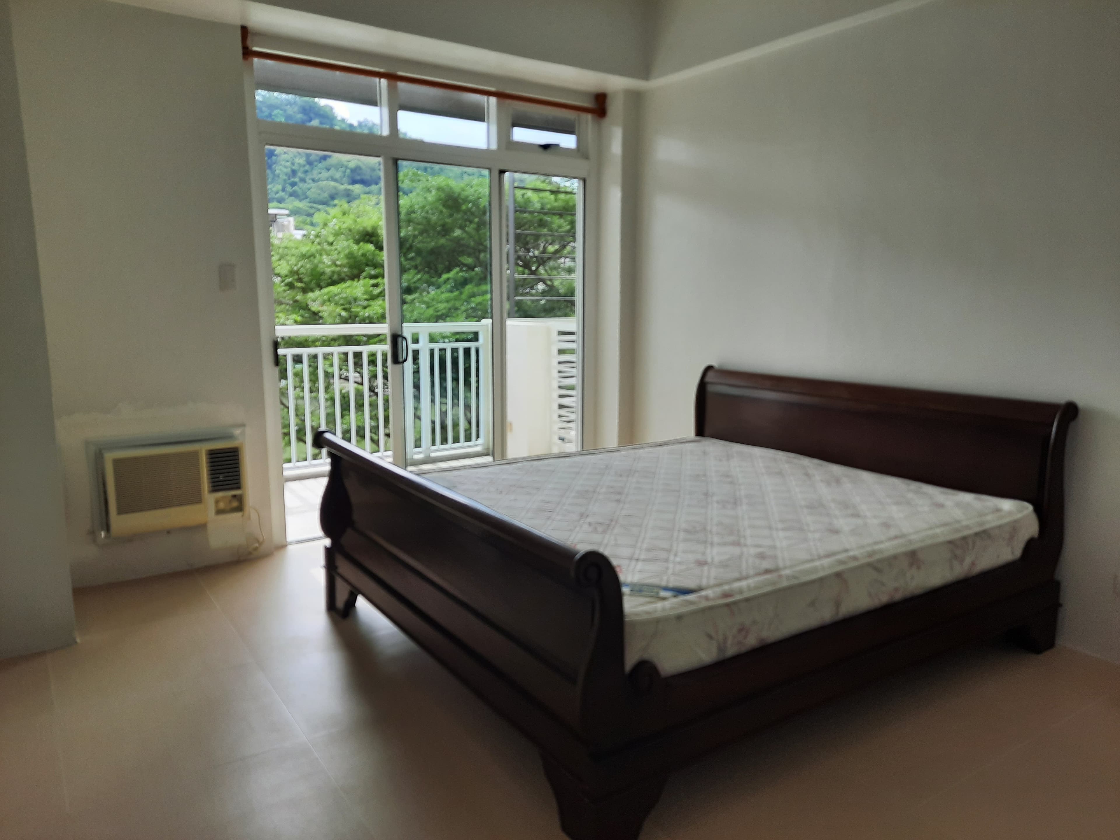 FOR SALE- INVESTMENT SUITE UNIT AT PICO DE LORO - Image 1 of 4