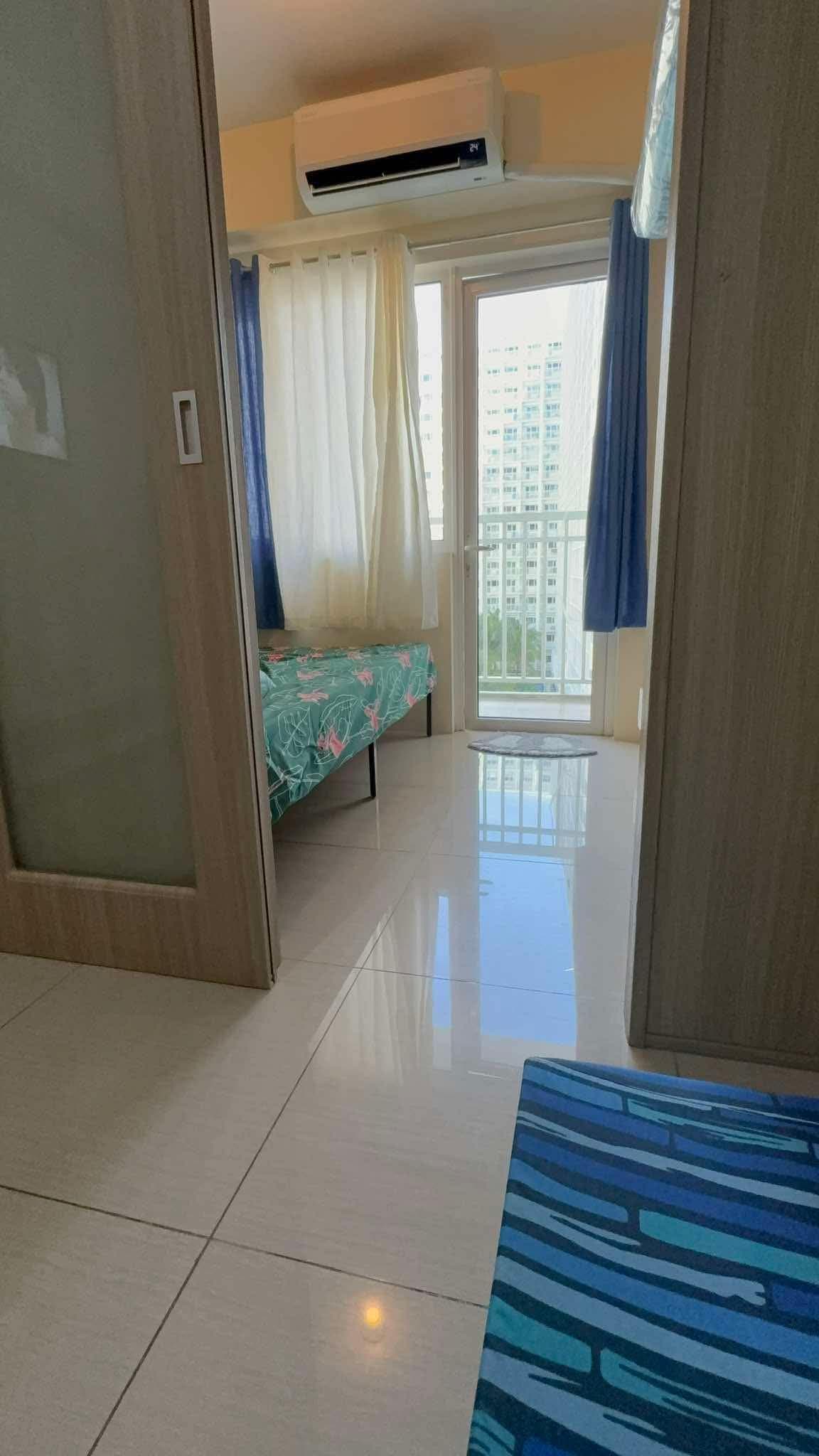 1 Bedroom with Balcony - Shore Residences, Pasay City - Image 2 of 5