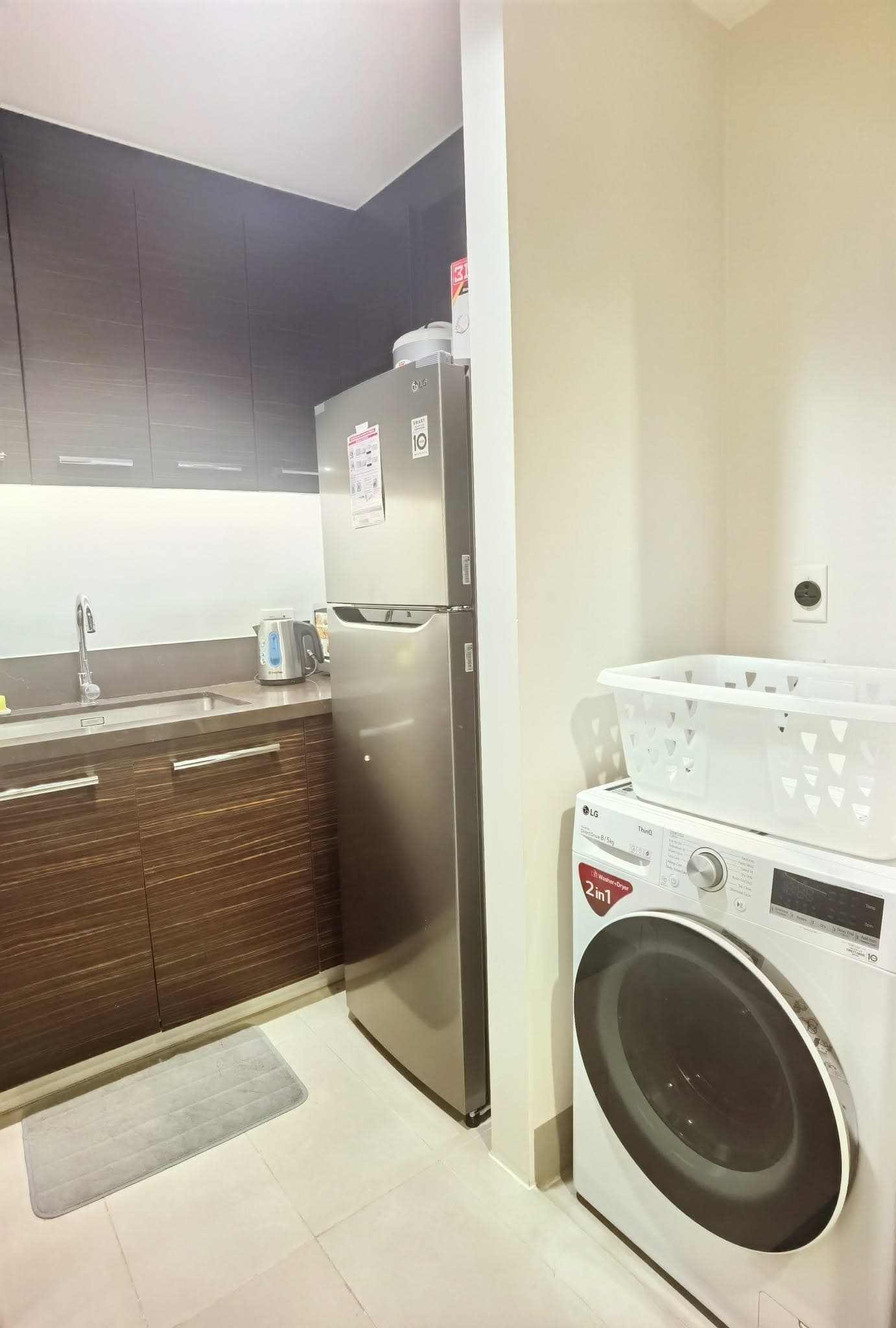 FOR LEASE:  1 Bedroom with Parking Slot The Proscenium Residences Rockwell Center  Estrella St. corner J.P Rizal Ave. Makati City - Image 5 of 5