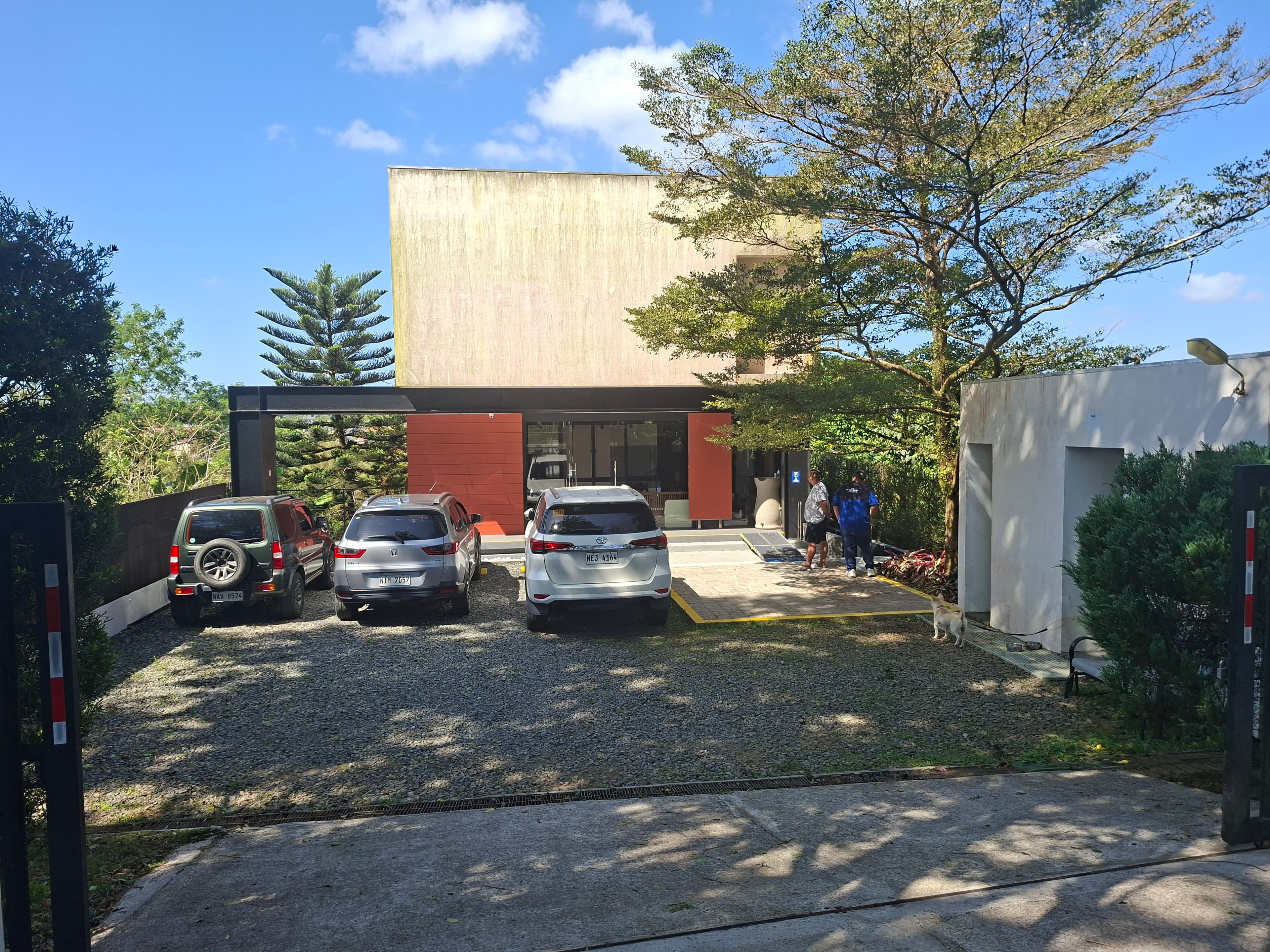 TAGAYTAY HOUSE/ BED & BREAKFAST FOR SALE - Image 1 of 7