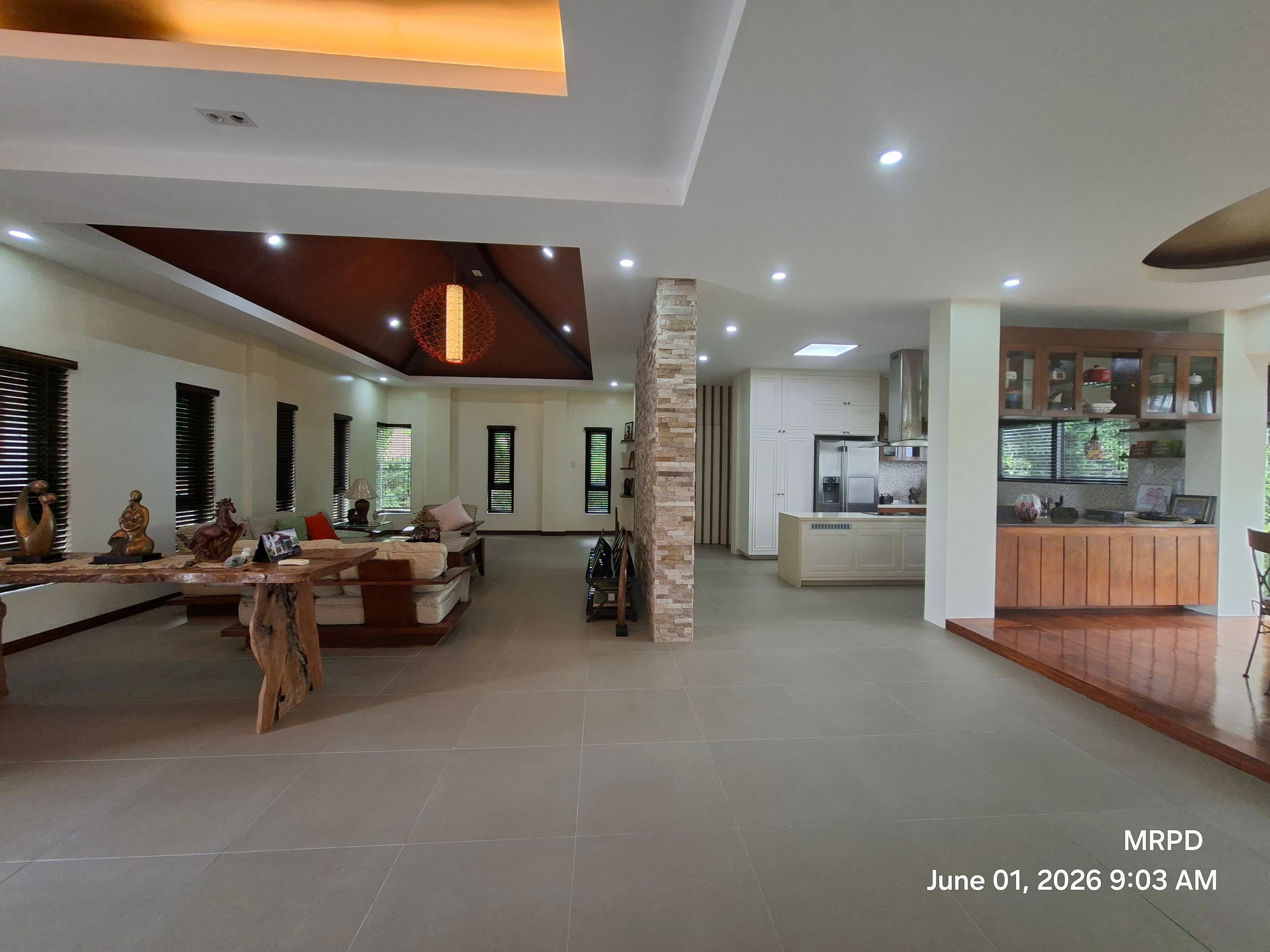 House and Lot in Tagaytay For Sale - Image 1 of 5