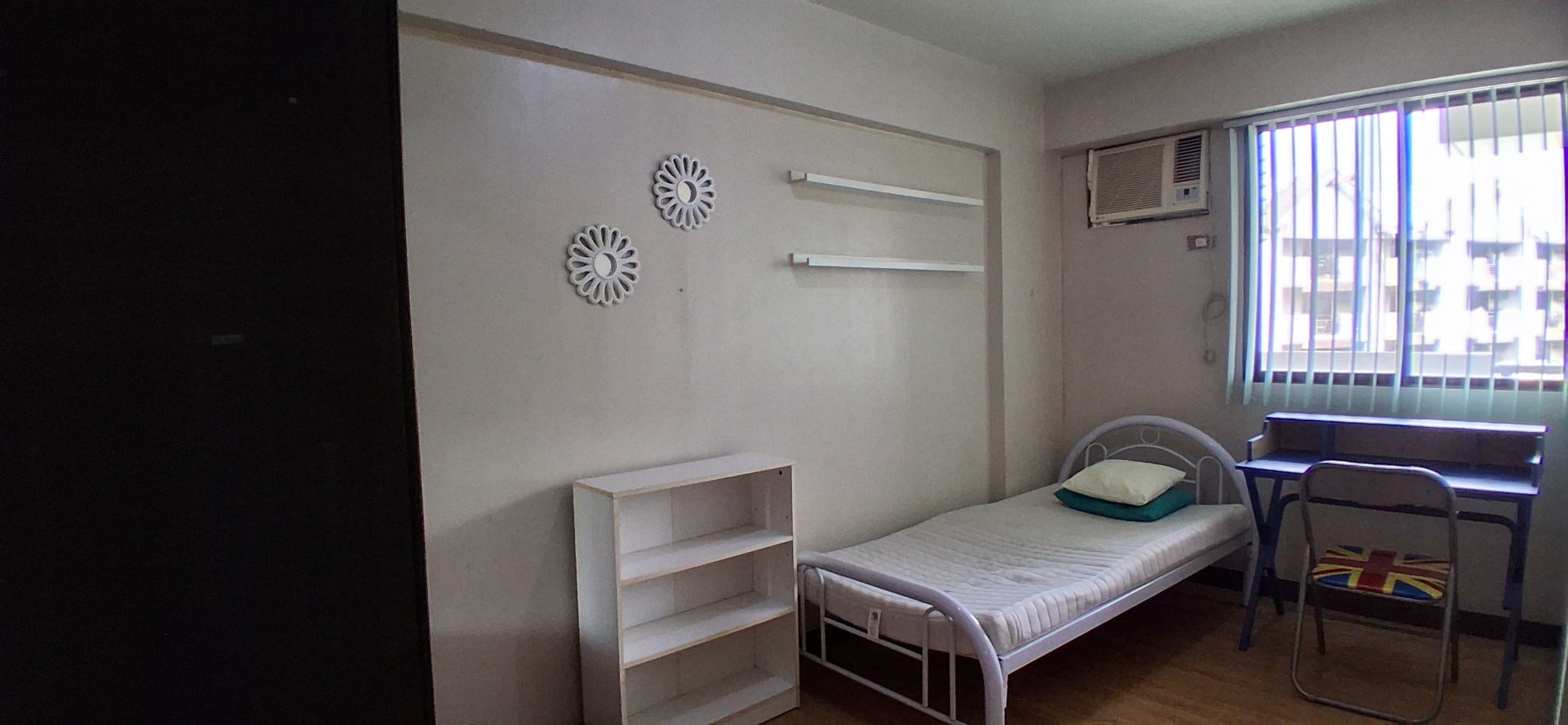 2BR CONDO UNIT WITH PARKING SLOT FOR SALE AT EAST RAYA GARDENS, MERCEDES AVE., SAN MIGUEL, PASIG CITY - Image 4 of 5