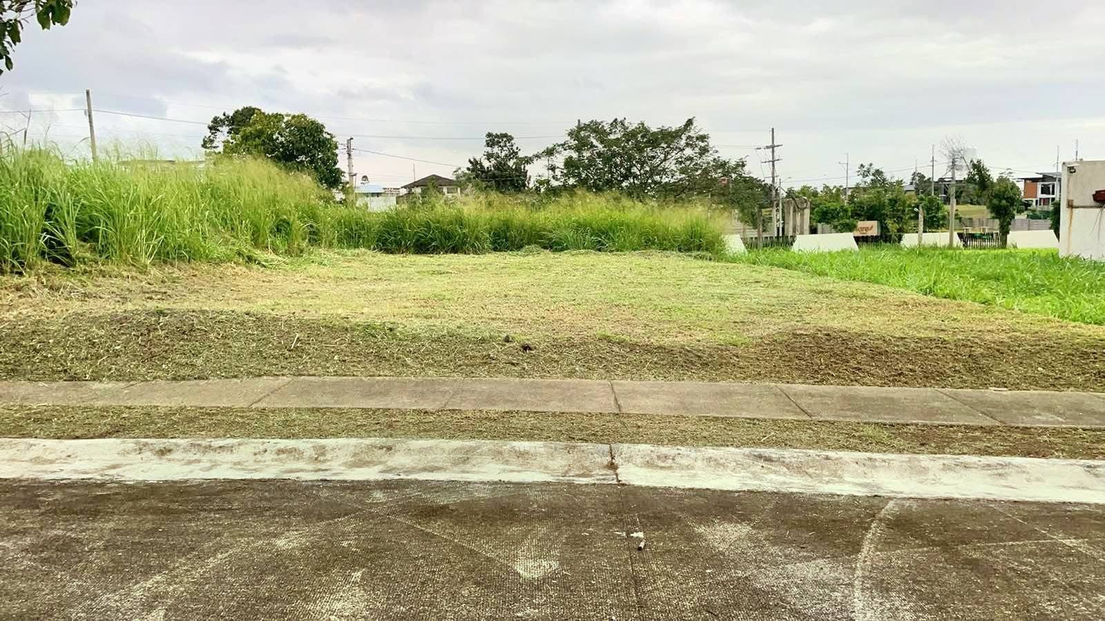 SACRIFICE SALE VACANT LOT IN AVIDA WOODHILL SETTINGS NUVALI LAGUNA PhP 25k per sqm only - Image 2 of 5