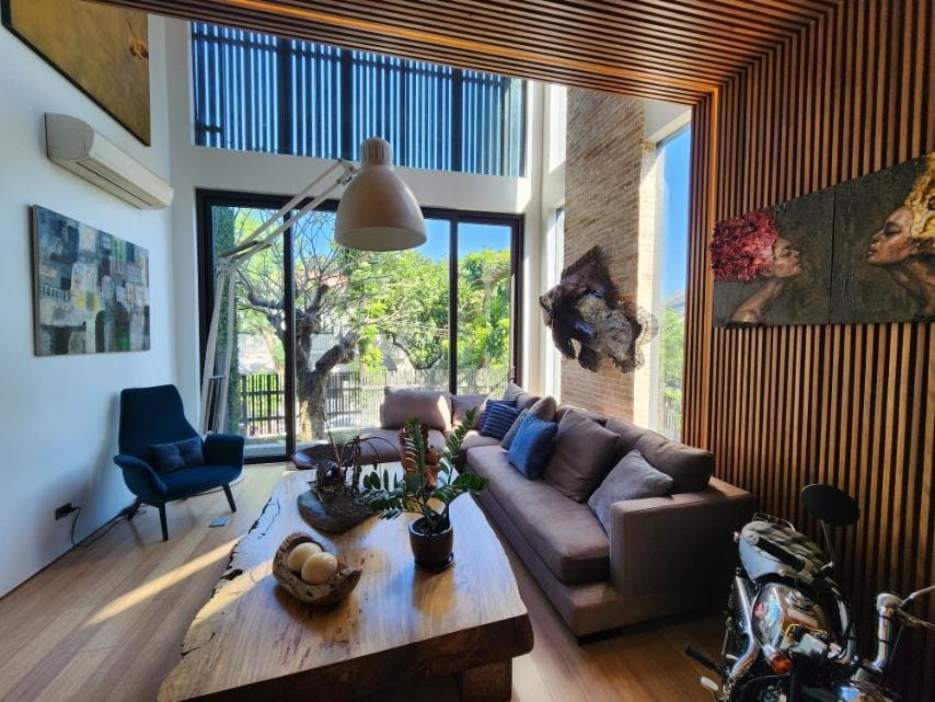 ELEGANT CORNER RESIDENCE IN ST. IGNATIUS VILLAGE, QUEZON CITY - Image 3