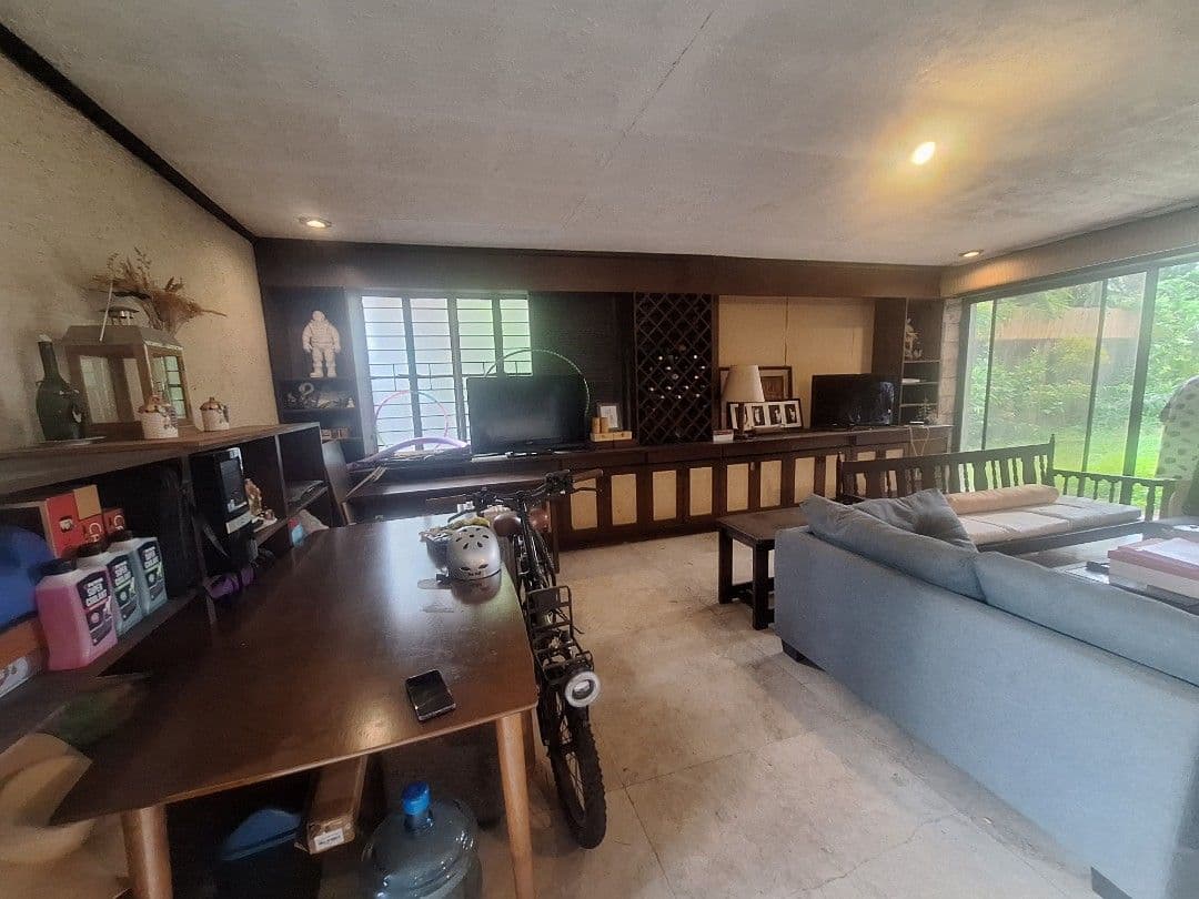 🚨  RUSH FOR SALE : Spacious House & Lot in Capitol 8, Pasig City 🚨 - main photo