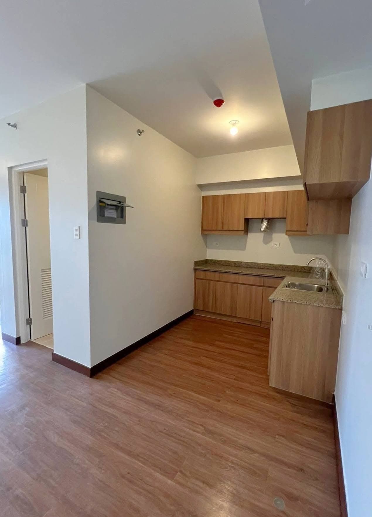 For Sale:  1 Bedroom Condo Unit in The Aston Place Pasay City Near DLSU & St. Scho - Image 2 of 5