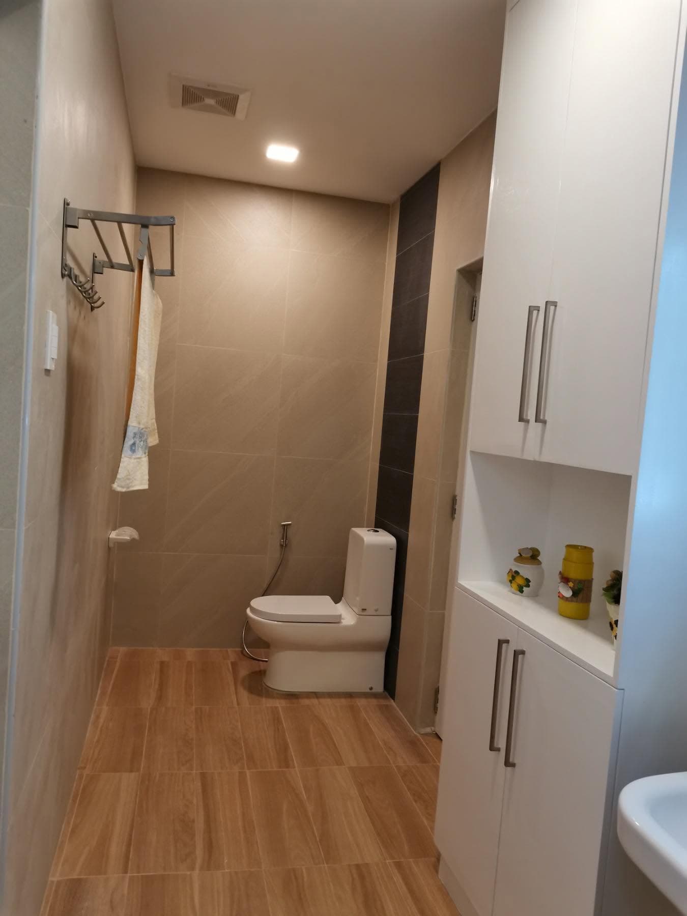 HOUSE AND LOT FOR SALE IN BF THAI PARANAQUE - Image 5 of 5