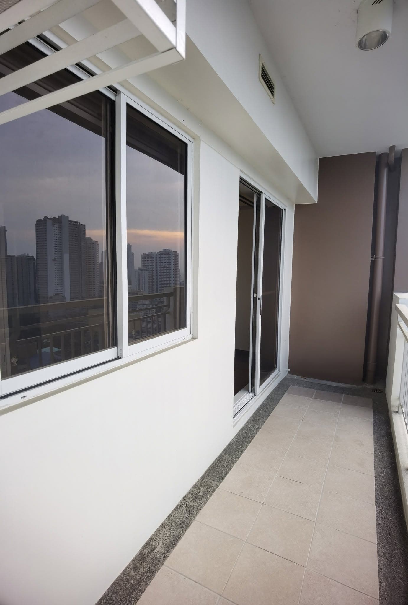 For Sale:  1 Bedroom Condo Unit in The Aston Place Pasay City Near DLSU & St. Scho - Image 5 of 5