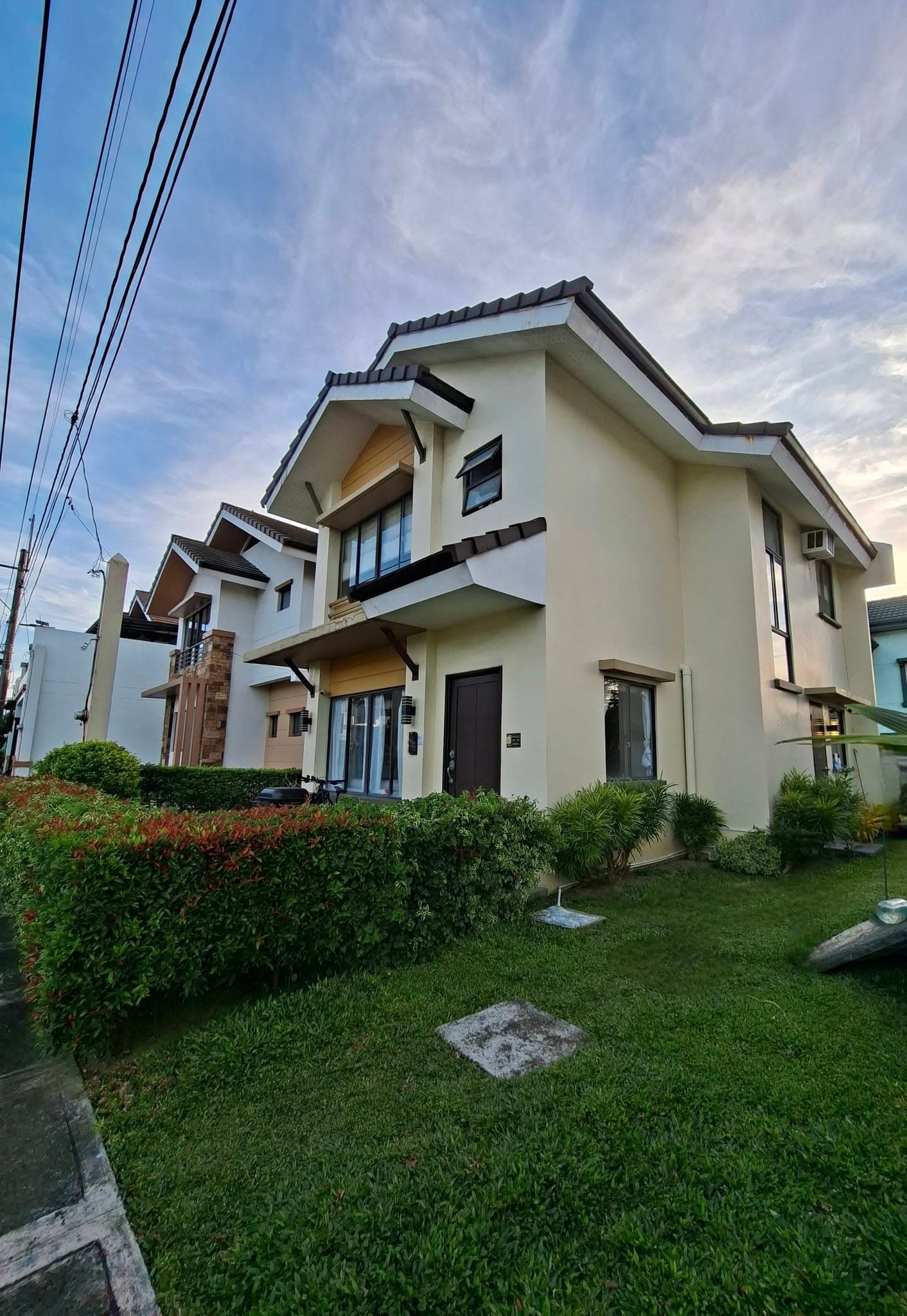MONTEBELLO, CIUDAD DE CALAMBA House & Lot For Sale - Image 4