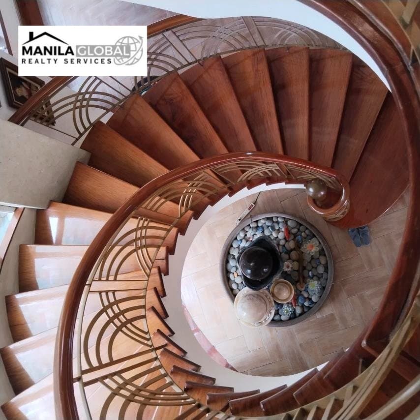 AYALA HEIGHTS HILLTOP MANSION FOR SALE - Image 1