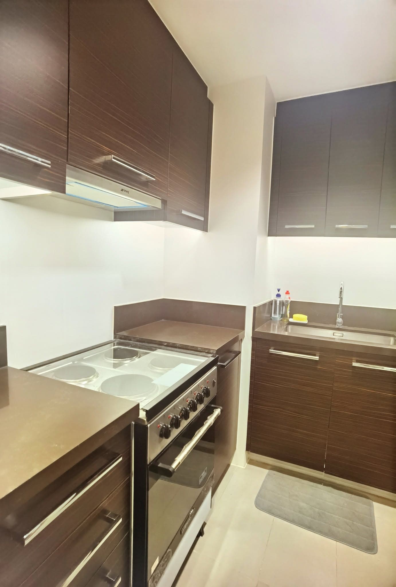 FOR LEASE:  1 Bedroom with Parking Slot The Proscenium Residences Rockwell Center  Estrella St. corner J.P Rizal Ave. Makati City - Image 4 of 5