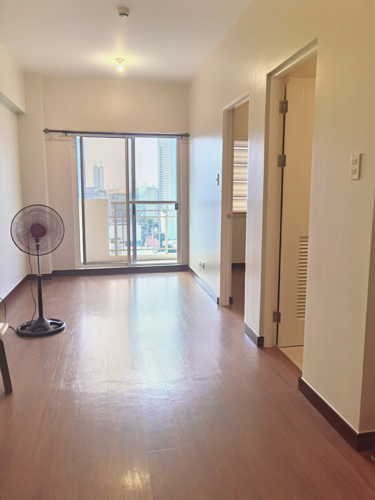 For Sale:  1 Bedroom Condo Unit in The Aston Place Pasay City Near DLSU & St. Scho - Image 1 of 5