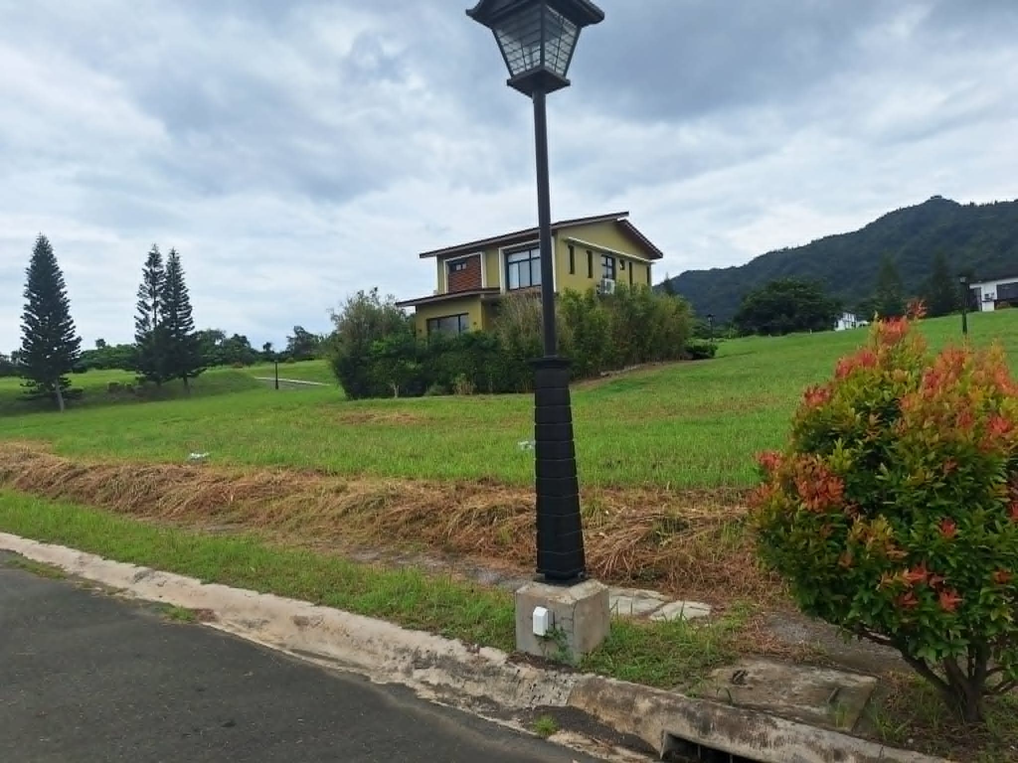 🌸  FOR SALE | 250 SQM PRIME LOT WITH GOLF SHARES Katsura, Tagaytay Highlands (Midlands) - Image 5 of 5