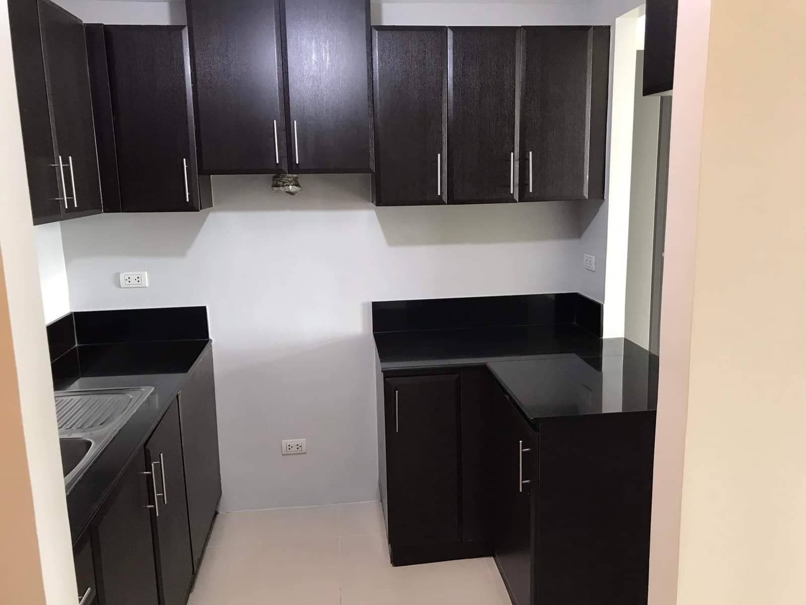 RUSH SALE! Stylish 3BR Condo in Manhattan Parkview Residences – Only ₱11M - Image 4 of 5