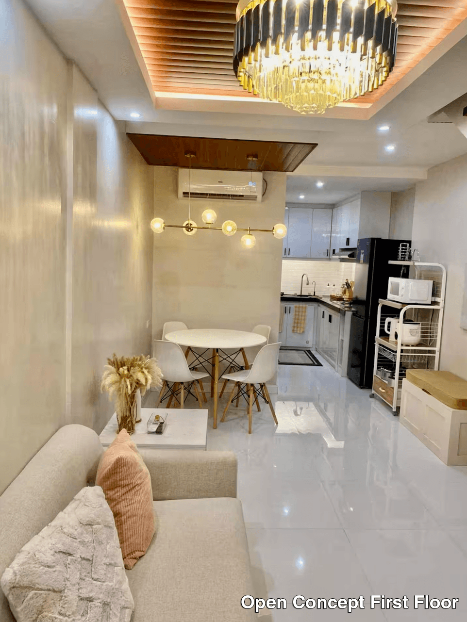 𝗙𝘂𝗹𝗹𝘆 𝗙𝘂𝗿𝗻𝗶𝘀𝗵𝗲𝗱, 𝗔𝗶𝗿𝗯𝗻𝗯-𝗥𝗲𝗮𝗱𝘆 𝗧𝗼𝘄𝗻𝗵𝗼𝘂𝘀𝗲 𝗳𝗼𝗿 𝗢𝗻𝗹𝘆 ₱𝟰𝗠! 🔥 - Image 2 of 5