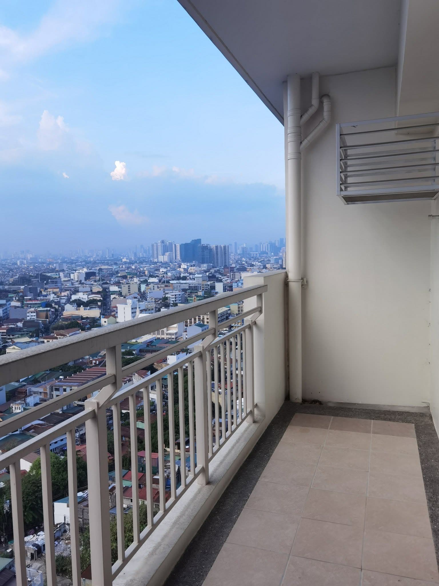 For Sale:  1 Bedroom Condo Unit in The Aston Place Pasay City Near DLSU & St. Scho - Image 4 of 5
