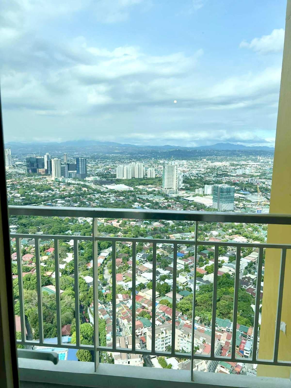 56th Floor Maven Studio | Balcony + Open East View | Capitol Commons - main photo