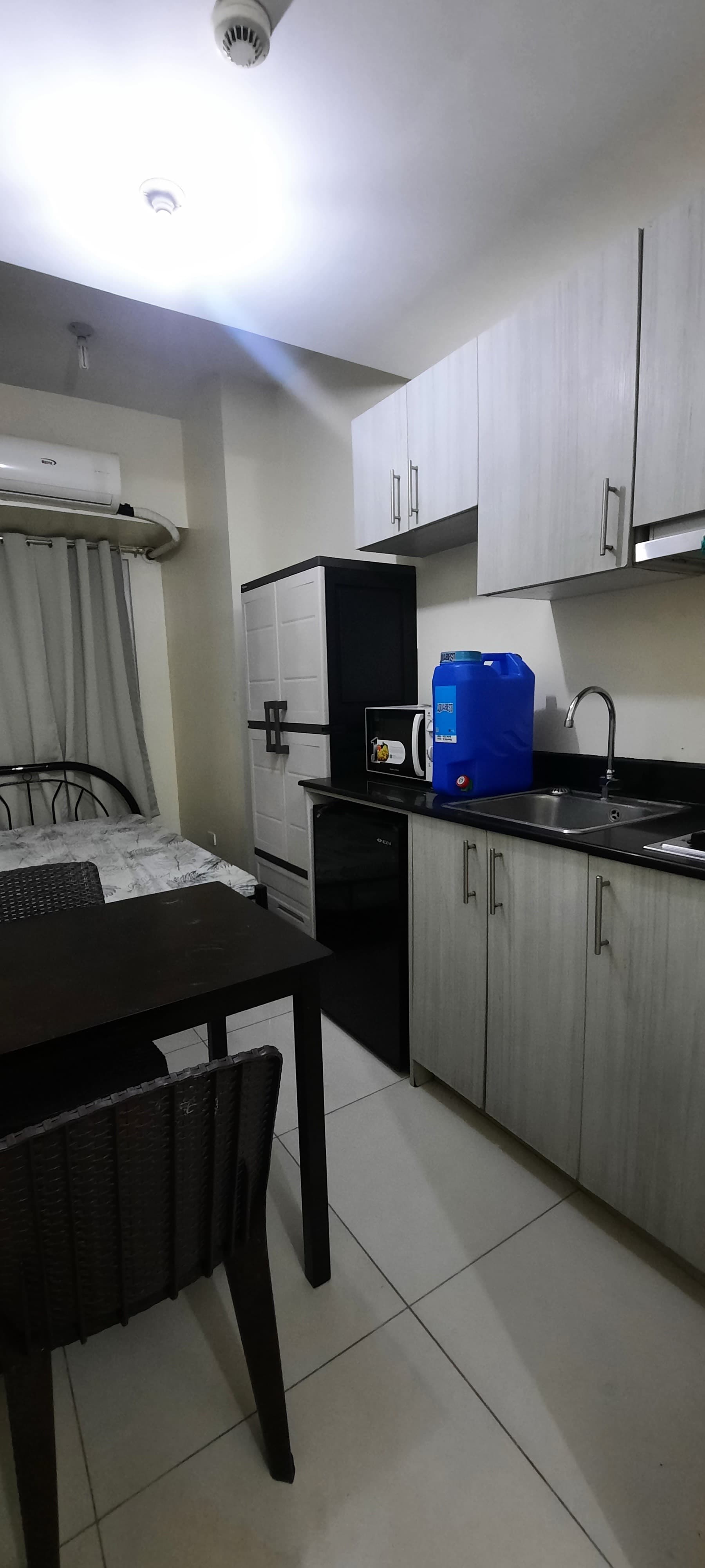 STUDIO UNIT AT GREEN RESIDENCES (NEAR DE LA SALLE UNIVERSITY) ALONG TAFT AVENUE MALATE MANILA - Image 2 of 5