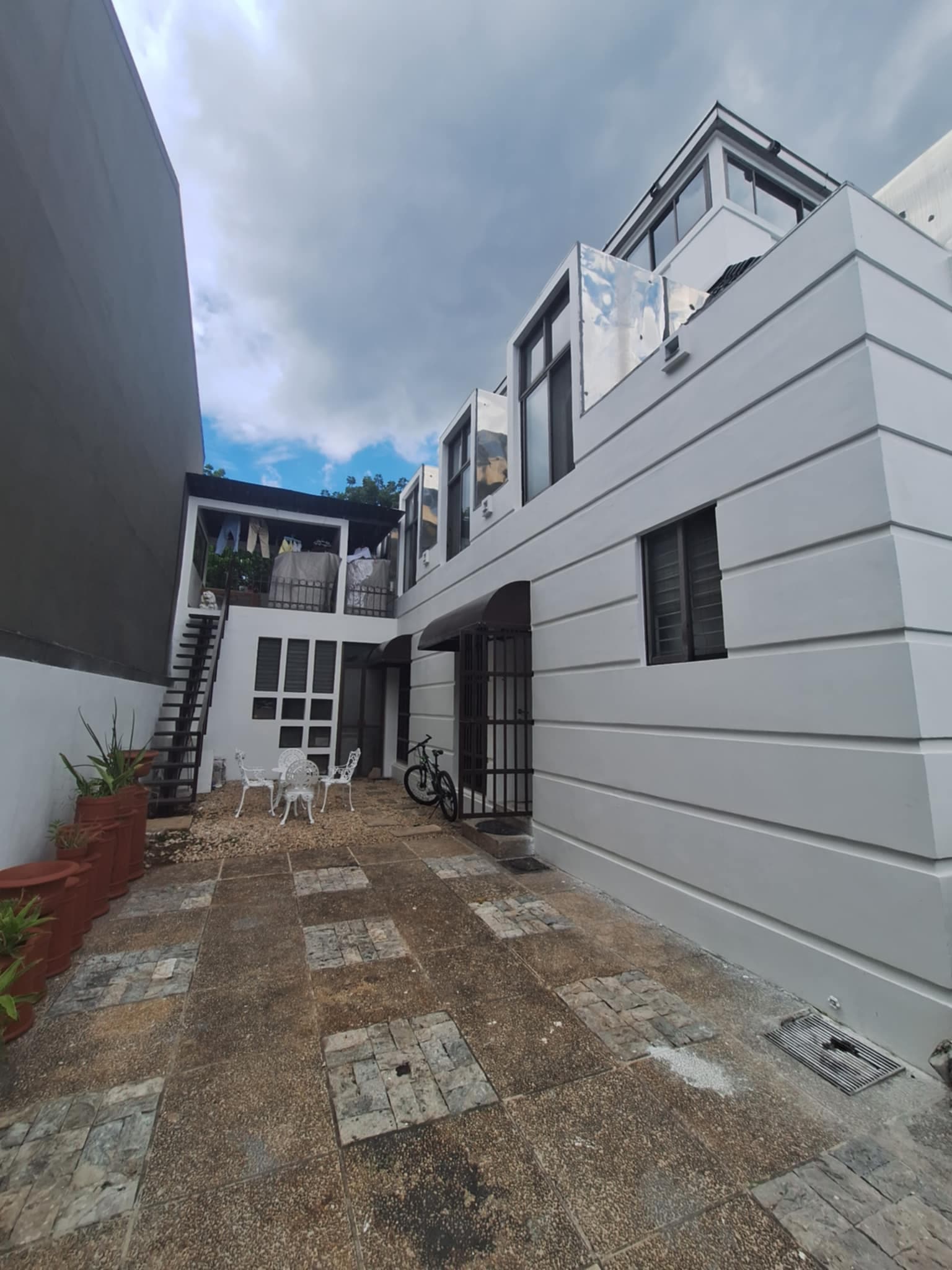 HOUSE FOR SALE IN NORTH SUSANA VILLAGE QUEZON CITY - Image 5