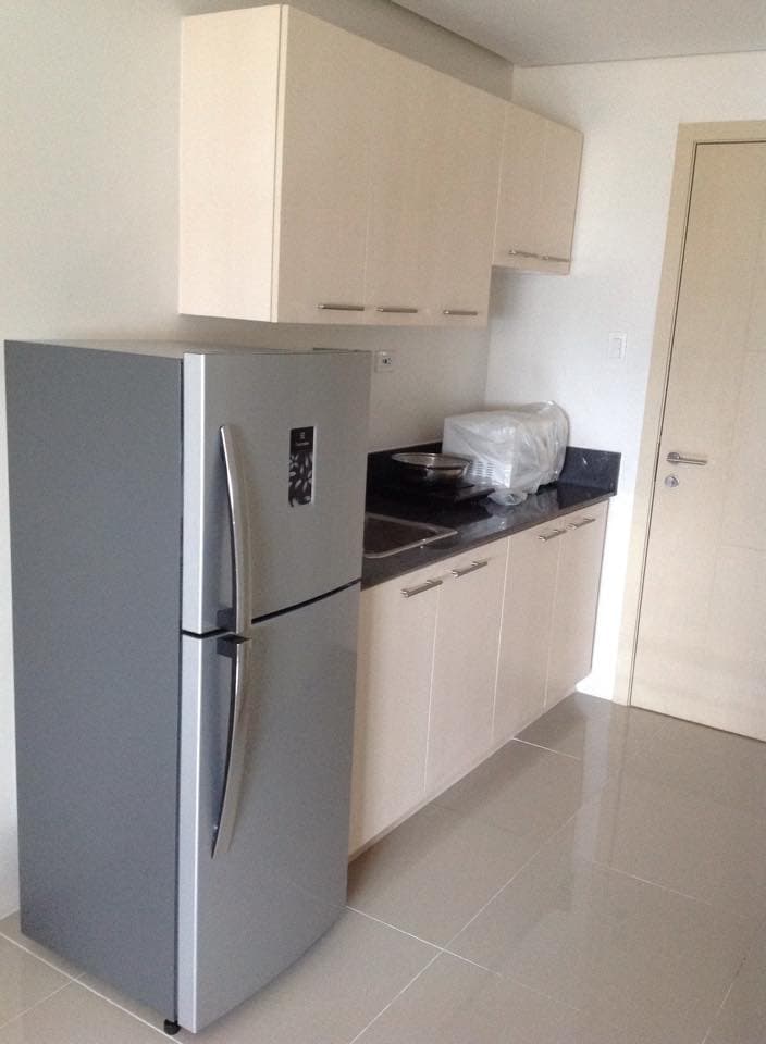 For lease - cozy studio unit, fully  furnished at SM Blue Residences beside Ateneo de Manila - Image 3 of 5