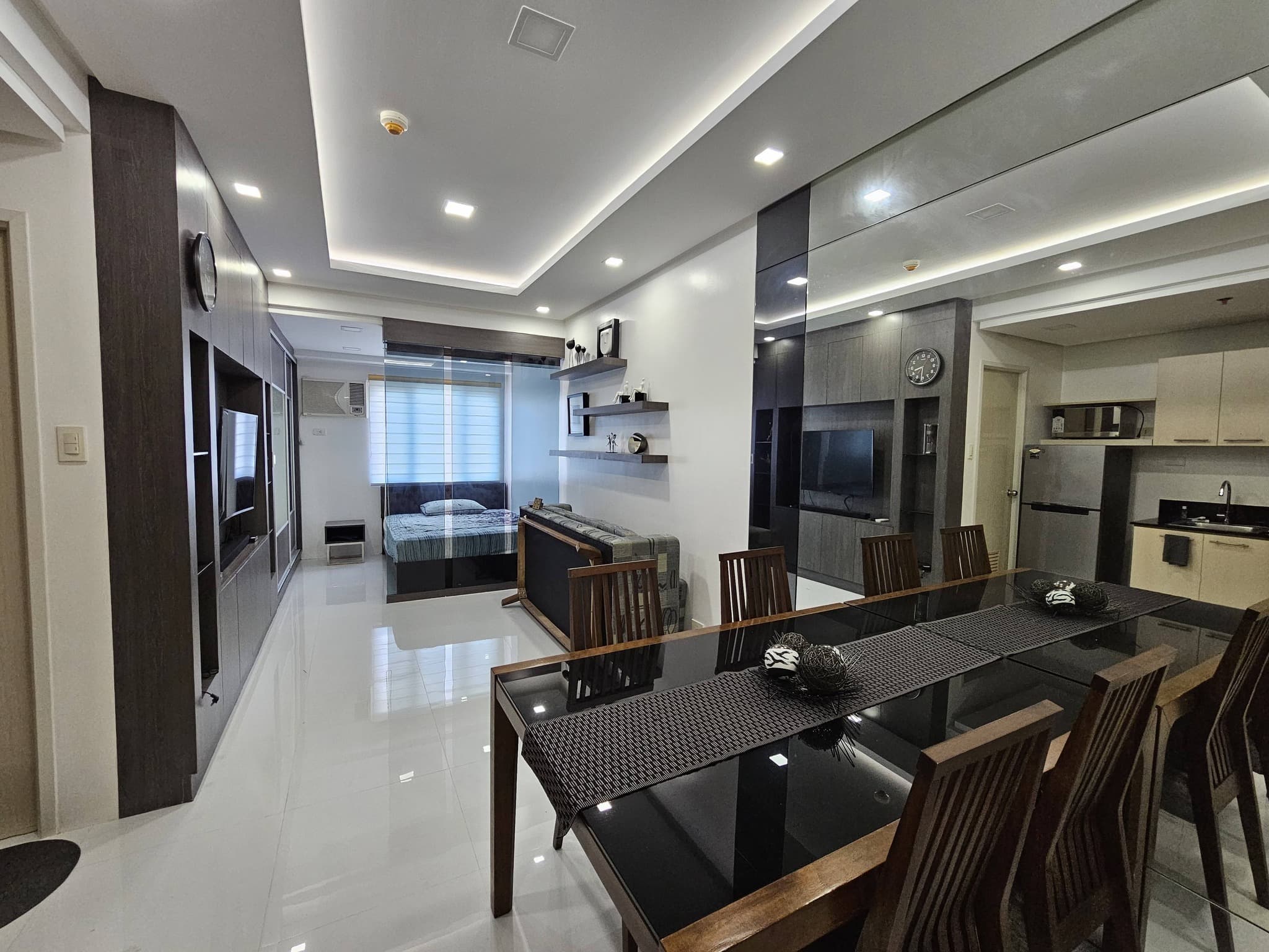 🏢 Elegantly Renovated 1BR Condo for Sale with 1 Parking Slot — Blue Residences Katipunan - Image 1 of 5