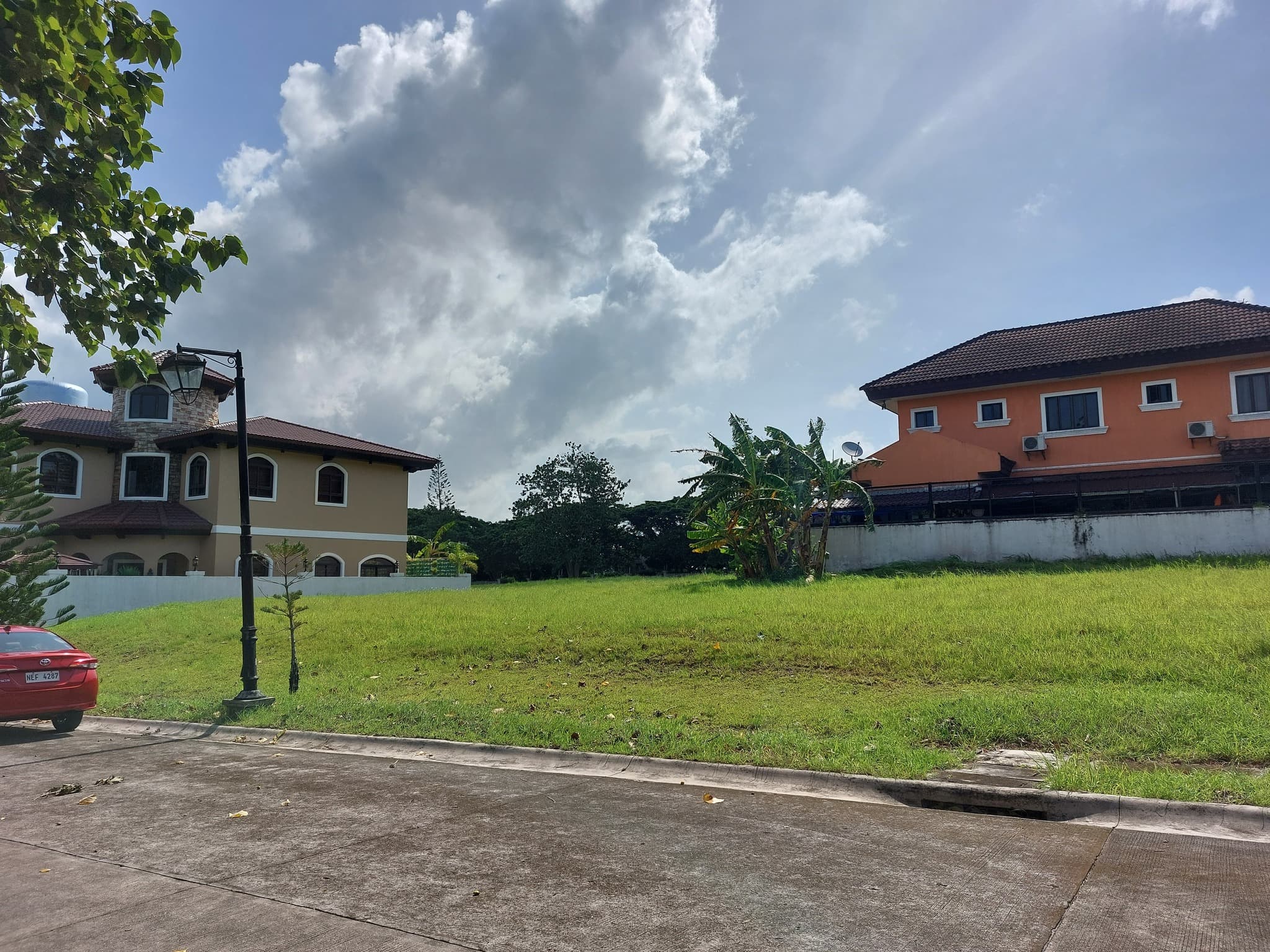 FOR SALE: PRIME CORNER LOT IN PORTOFINO SOUTH, DAANG REYNA - Image 1