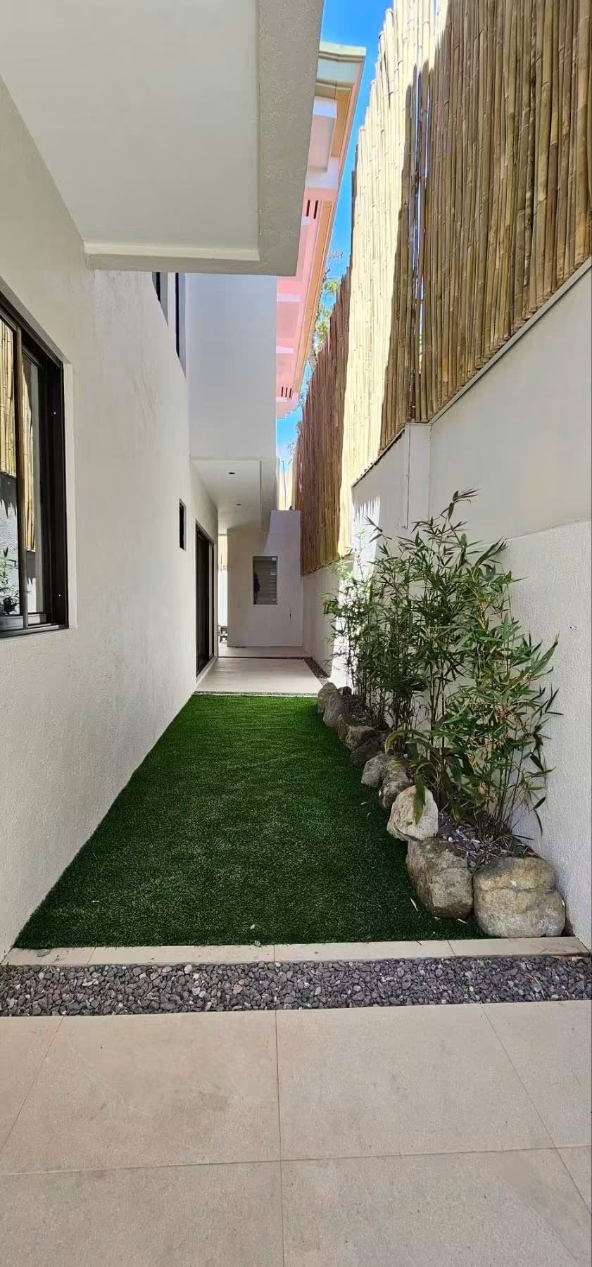 Luxury duplex at BFTHAI , BF HOMES LPC — photo 2 of 3