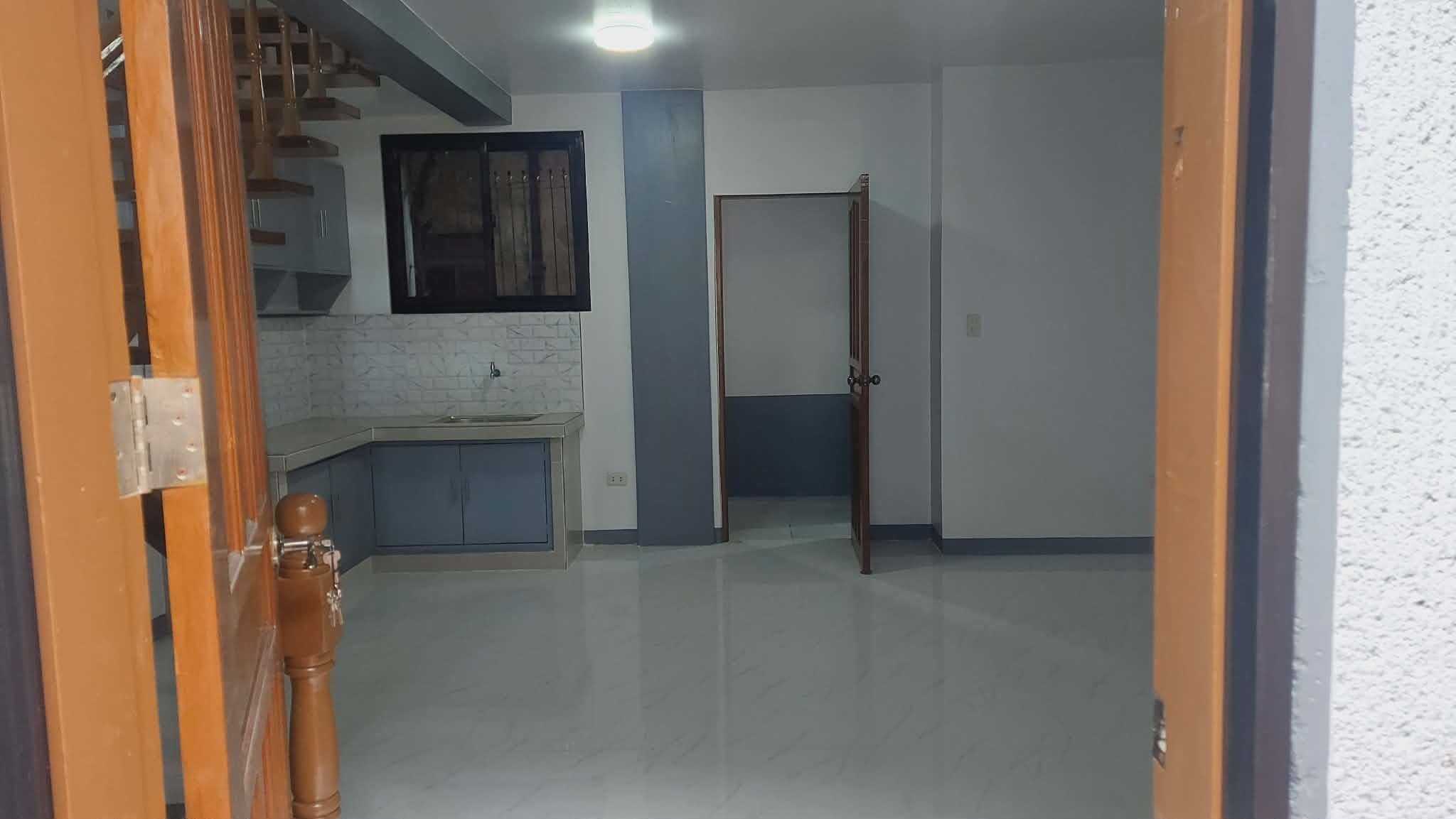 For Sale: 4-Door Apartment in Project 6, Quezon City - Image 4