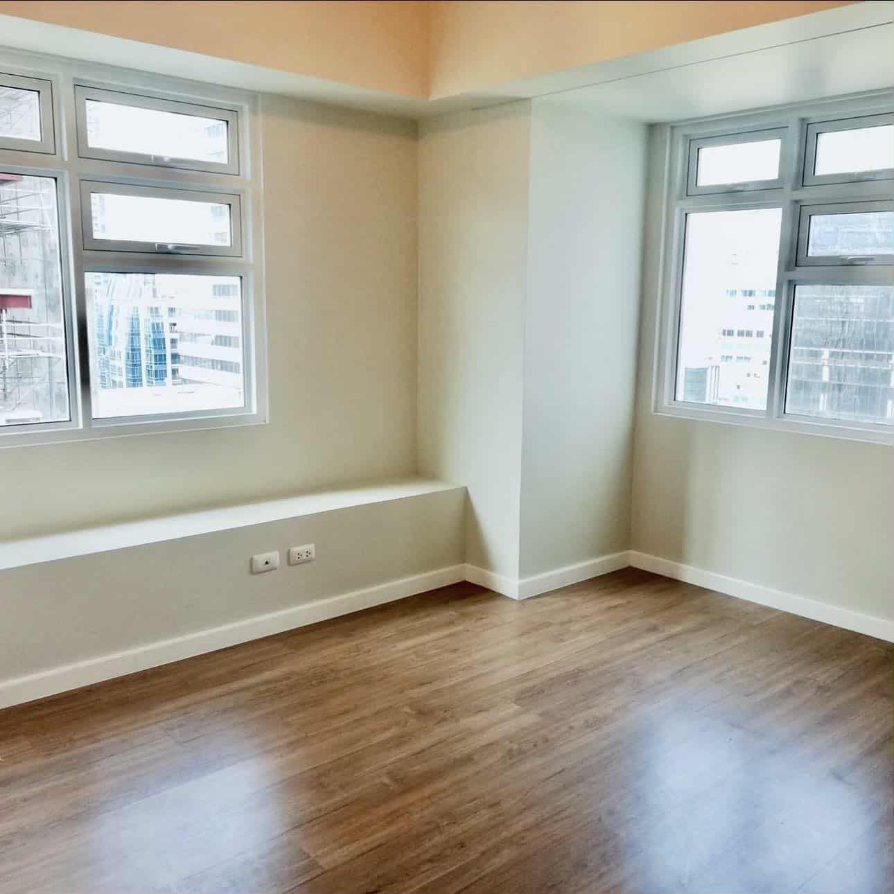 1BR KROMA TOWER 56 SQM CORNER UNIT (Ayala Ave & Makati Med view) - Image 4