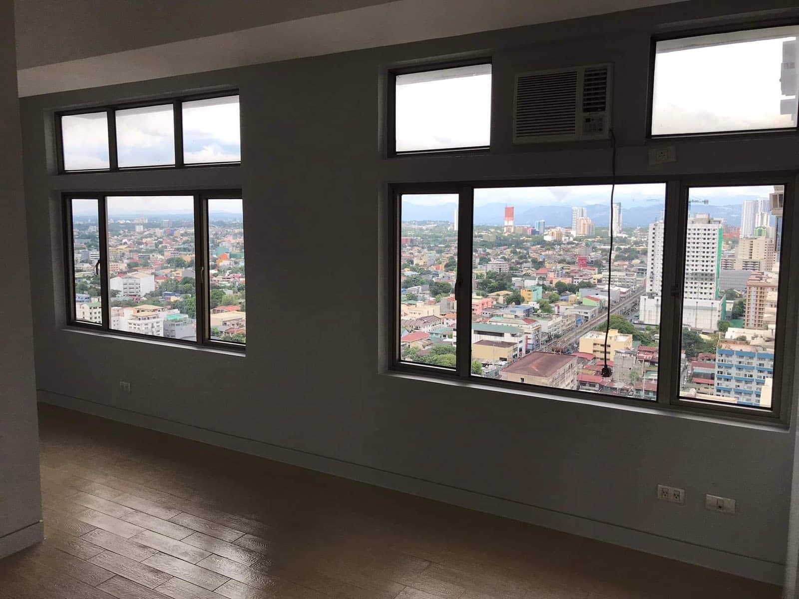 RUSH SALE! Stylish 3BR Condo in Manhattan Parkview Residences – Only ₱11M - Image 1 of 5