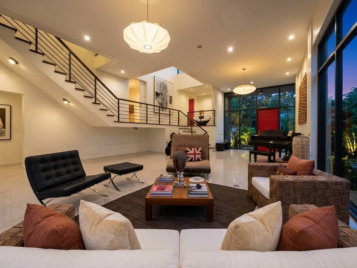 FOR SALE 5BR Hillsborough Estate with Mezzanine — photo 2 of 3