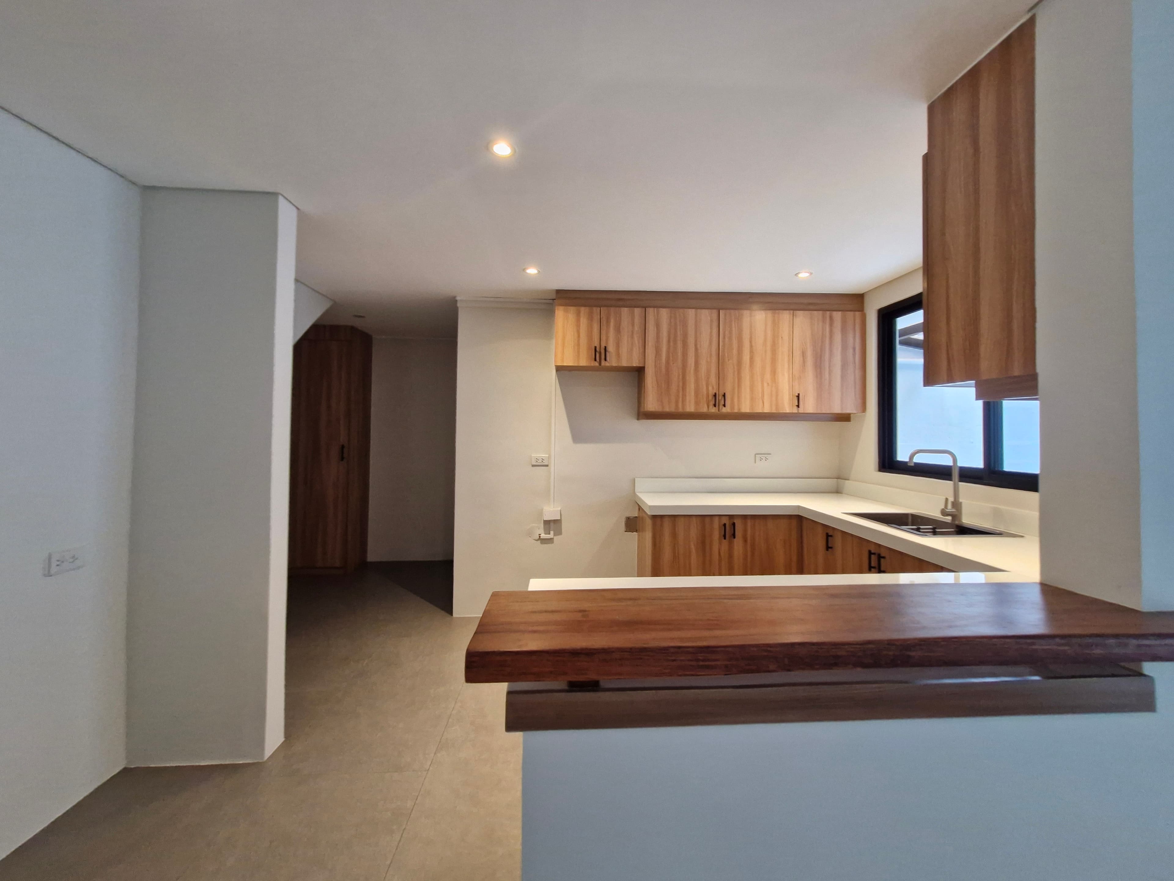 3BR semi-furnished townhouse for rent near Rockwell - Image 2 of 5