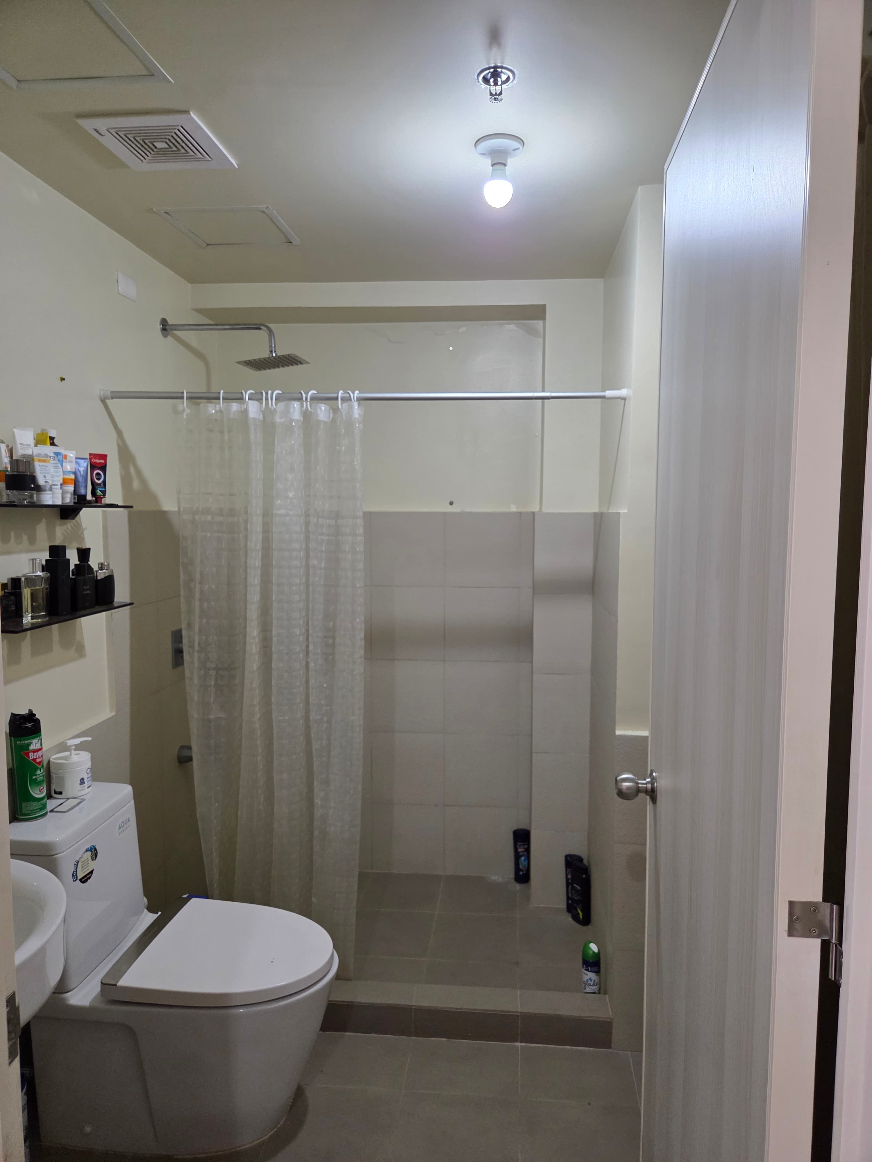 FOR SALE OR FOR RENT – Rarely Used 1-Bedroom Unit with Parking The Montane, Bonifacio Global City (BGC) - Image 5 of 5
